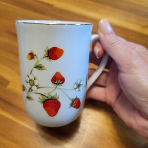 Vintage Otagiri Red Strawberries White Mug Coffee Tea Japan